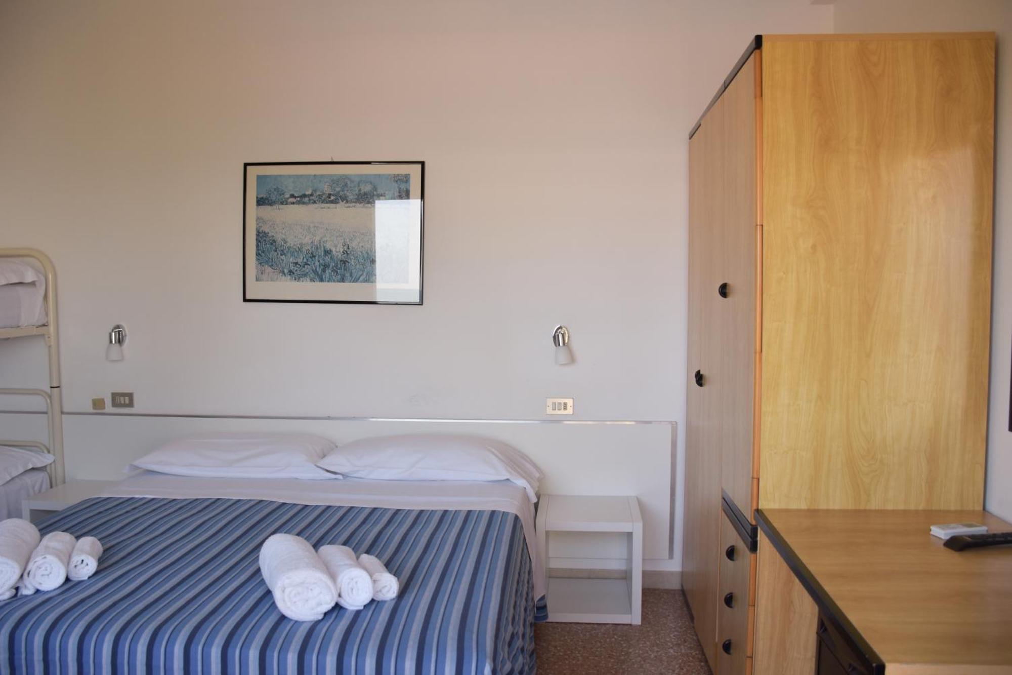 Hotel Los Angeles - Fronte Mare ริชชิโอเน ภายนอก รูปภาพ