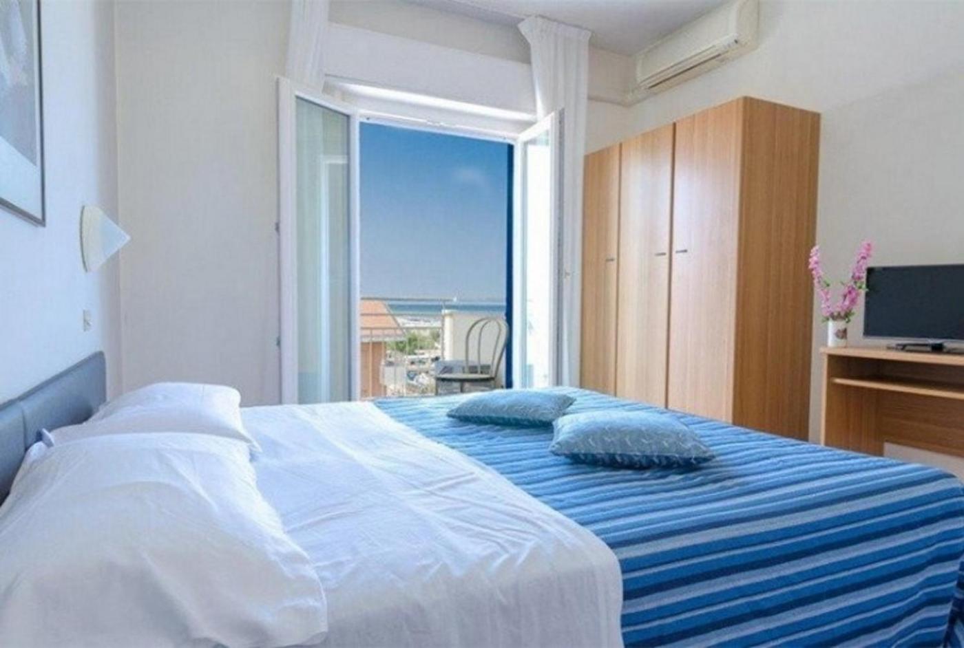 Hotel Los Angeles - Fronte Mare ริชชิโอเน ภายนอก รูปภาพ