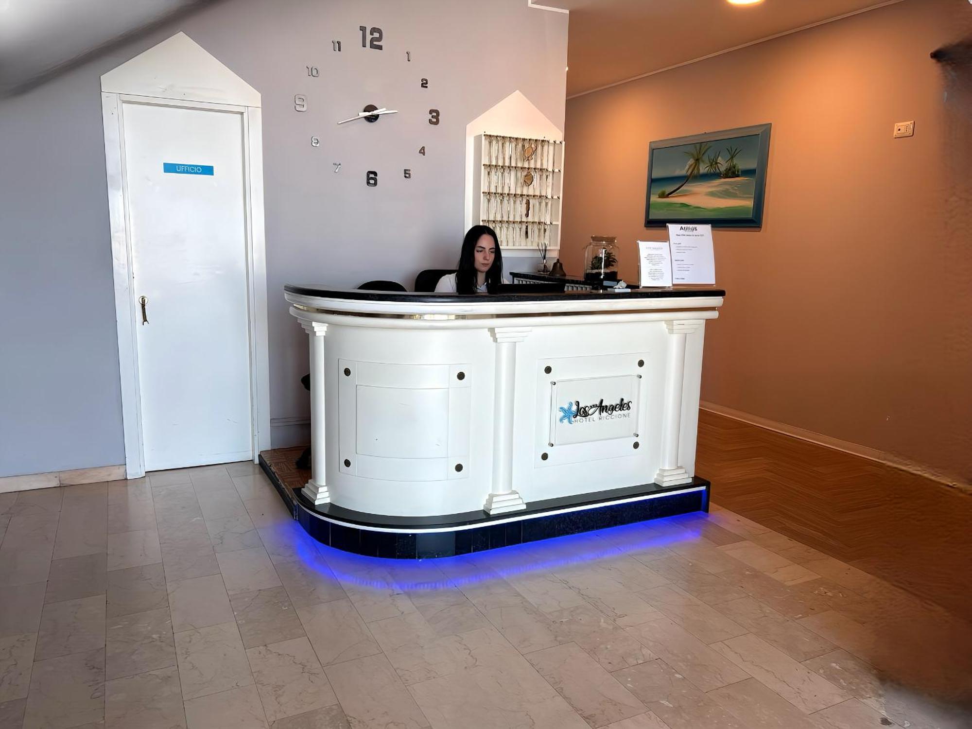 Hotel Los Angeles - Fronte Mare ริชชิโอเน ภายนอก รูปภาพ